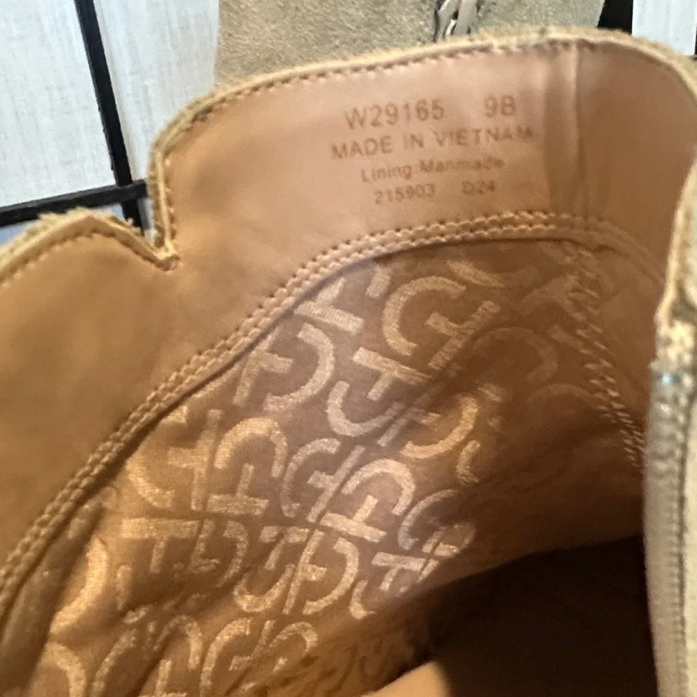 Cole Haan Hampshire Suede Ankle Bootie Latte size 9